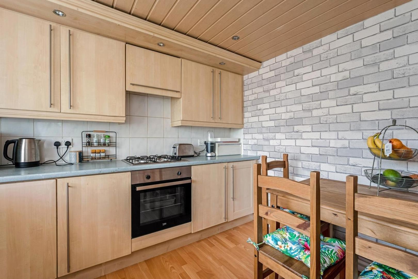 Centrally Situated 1 Bedroom House In Cumbernauld Exterior foto