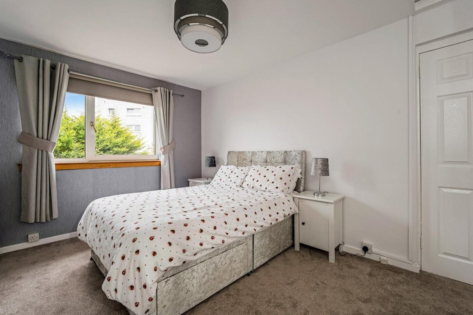 Centrally Situated 1 Bedroom House In Cumbernauld Exterior foto
